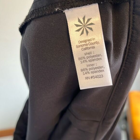 EXCELLENT CONDITION WOMEN’S SIZE 10 ATHLETA ALL DAY BLACK POLYESTER SKORT - Picture 7 of 10